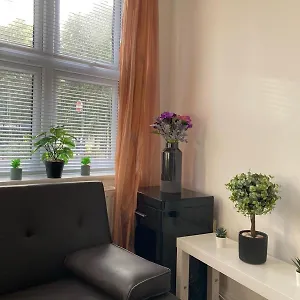  Apartment Ocean Waves Near United Kingdom