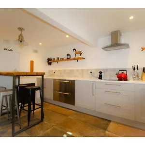  Apartment Terraced Kemptown House With A Balcony By The Sea United Kingdom